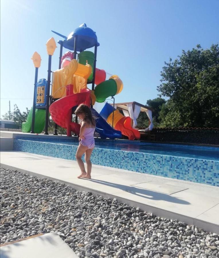 Mobilehome Elena Premium With Pool, Istria بنجول المظهر الخارجي الصورة